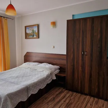 Roza Wiatrow 홈스테이